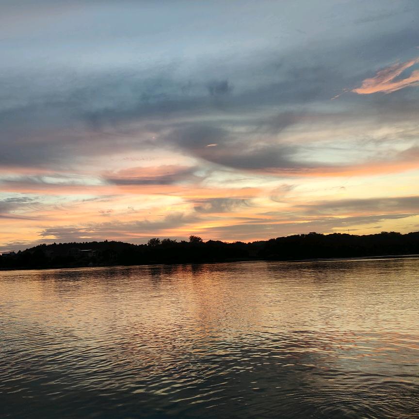 农村小伙不会飞