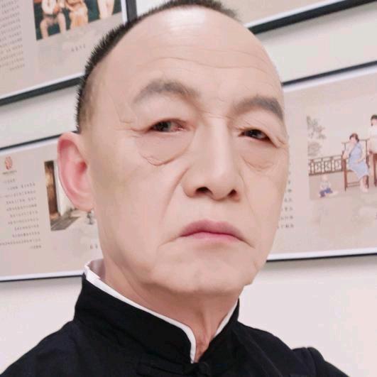 茶花帅哥