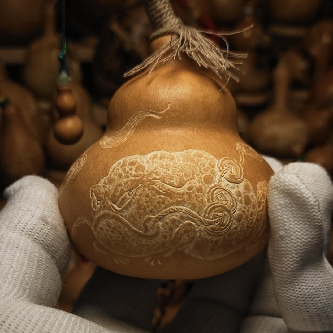 真如手捻葫芦雕刻烙画