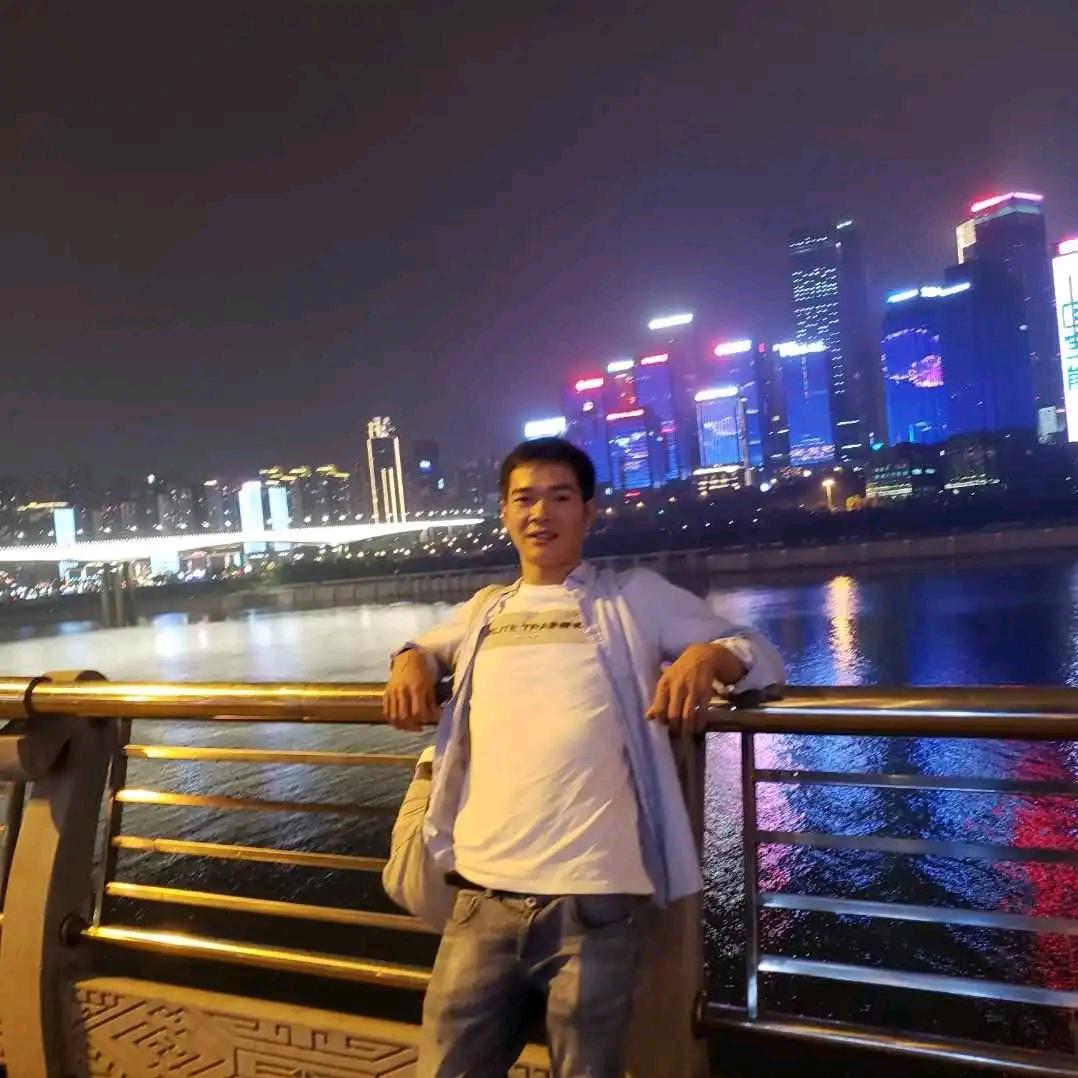 云锡彩瓦班组黄老四