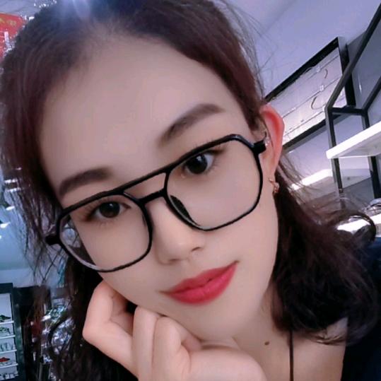 大黄蜂潮鞋馆小丹