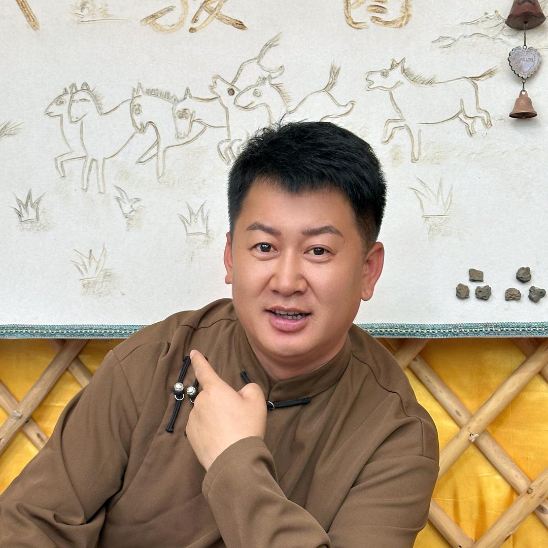 磊磊在草原