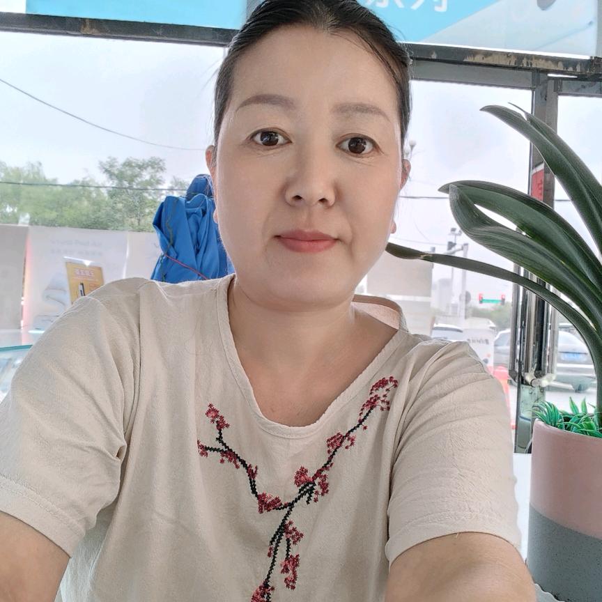 小小（晚7：20开播）电商卖百货