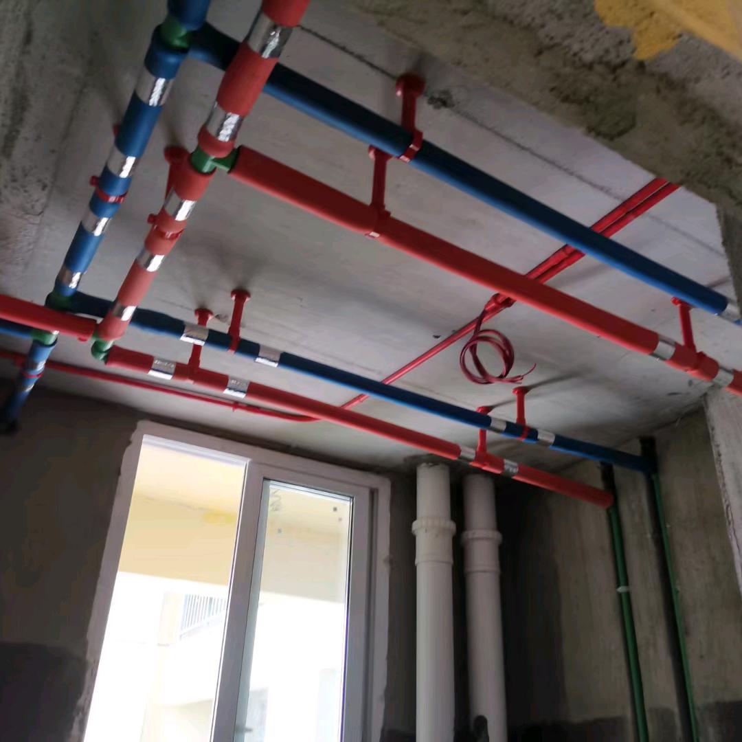 黔西90后水电夫妻