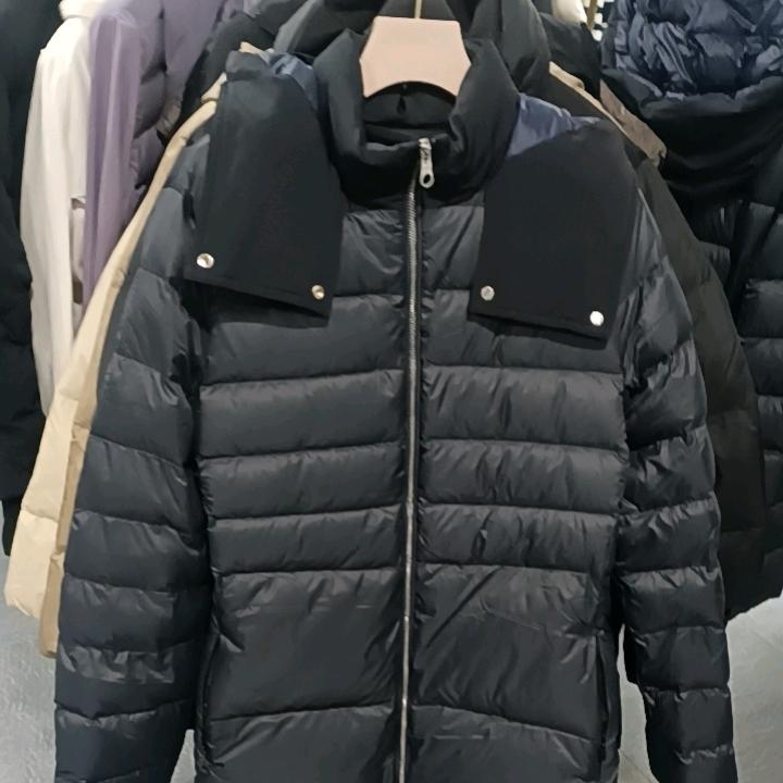 大连韵锋服装有限公司六店