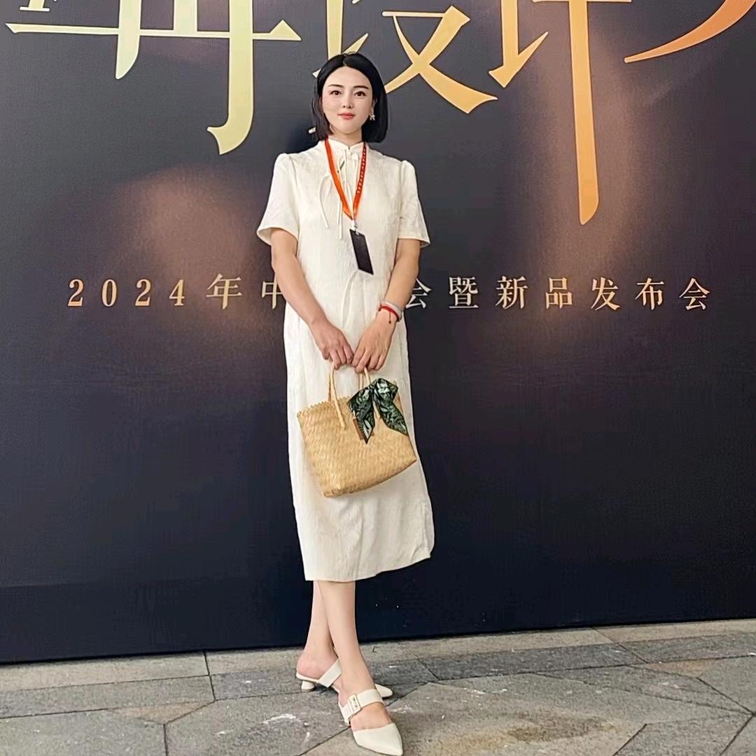 做白养黑很认真的孟老师