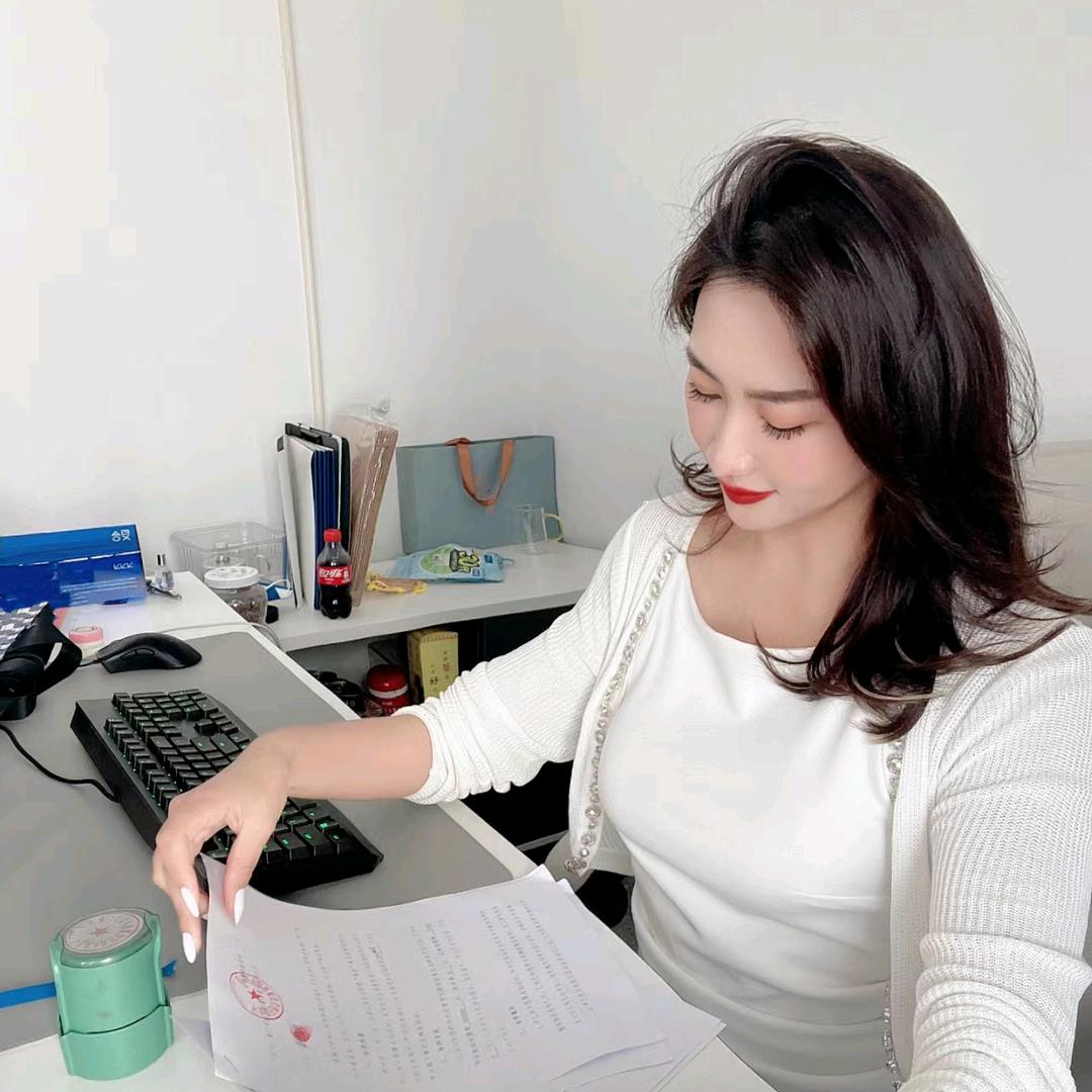 姗姗橱窗