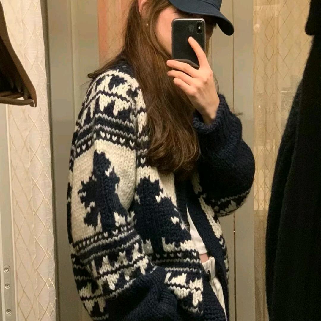 李里不想理毛衣