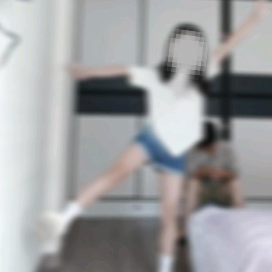 李芳