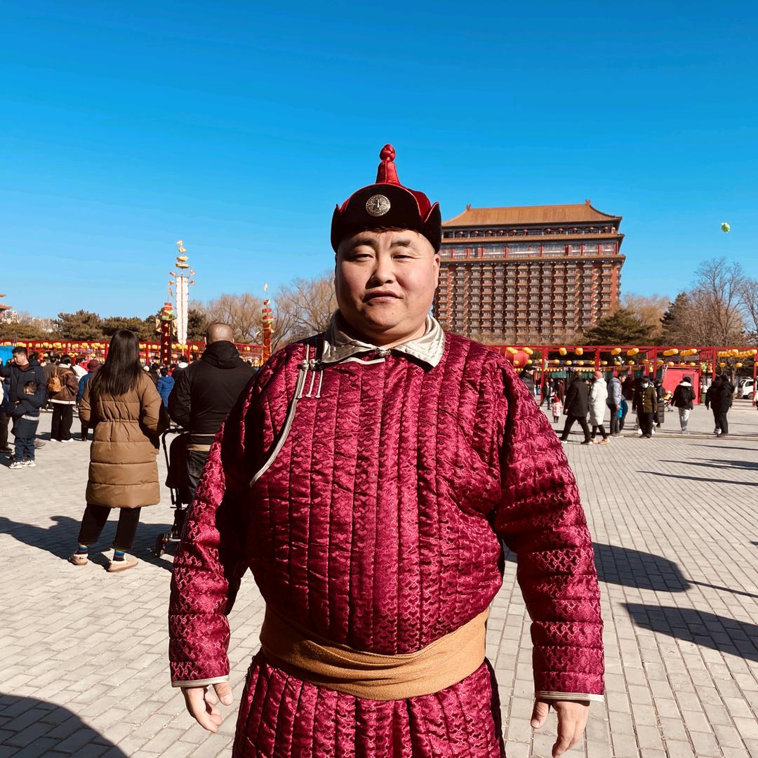 那顺乌日图