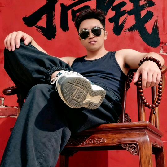 🐉华💔 哥💞