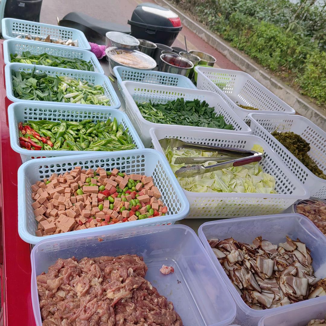 拾元特色炒饭(素菜免费)