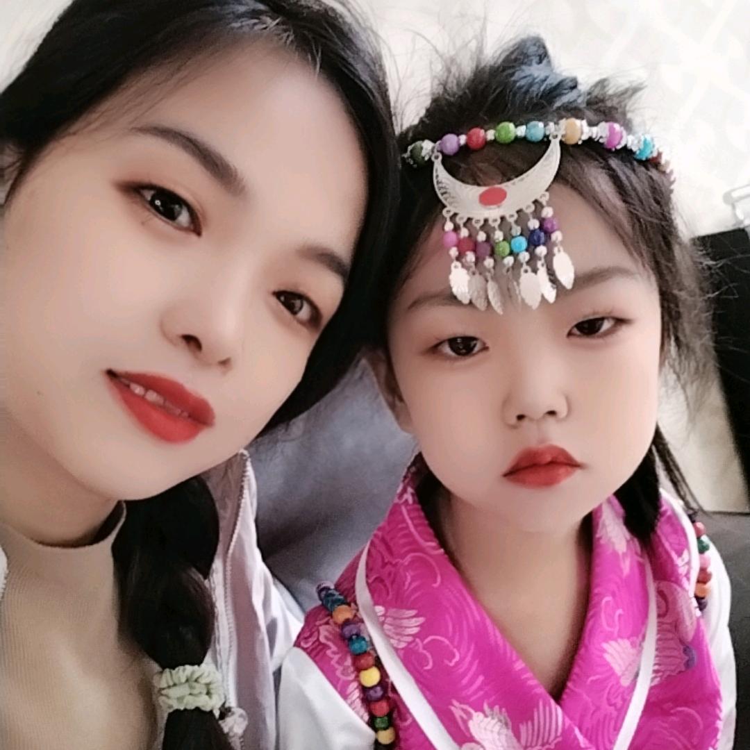 地摊小妹（南家小南秘制豆腐脑）