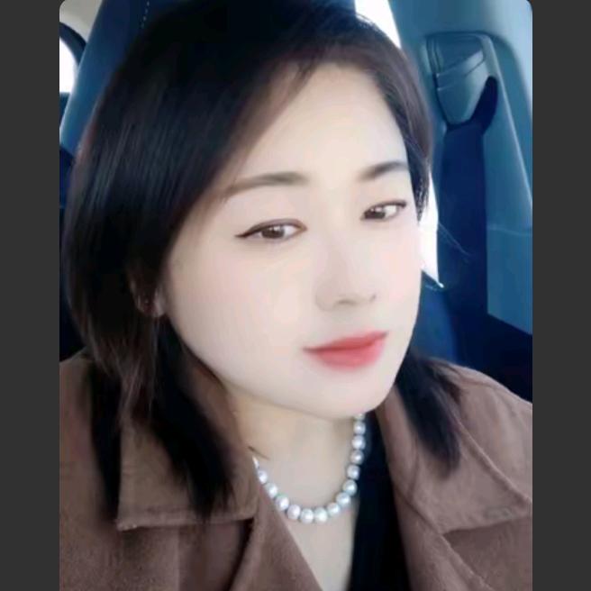 英子