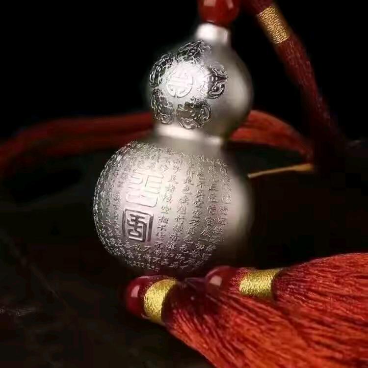 蝴蝶与鲸鱼