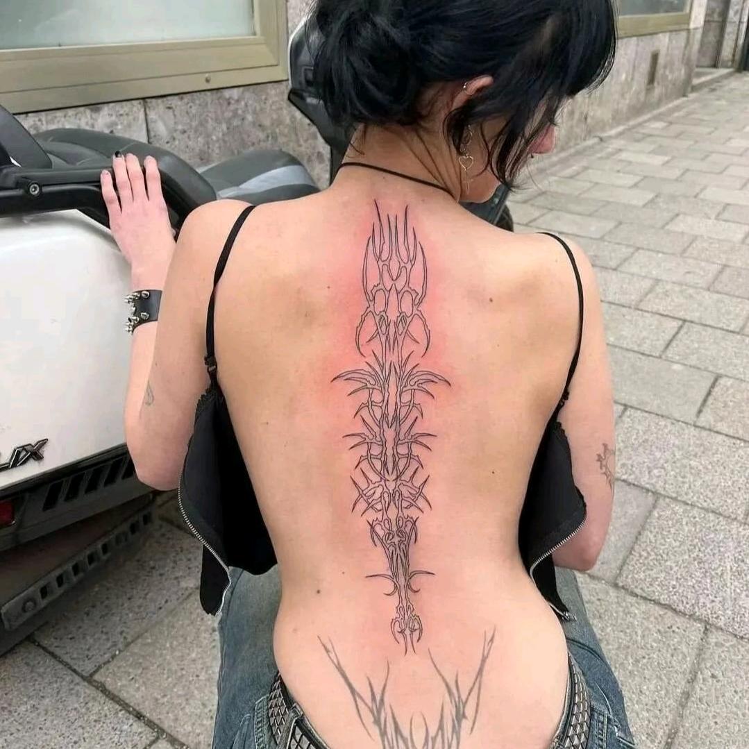 爱玩屎的阿拉蕾