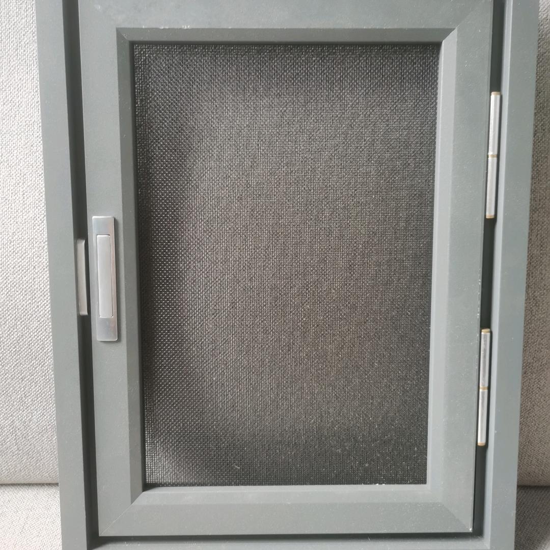 青城纱窗