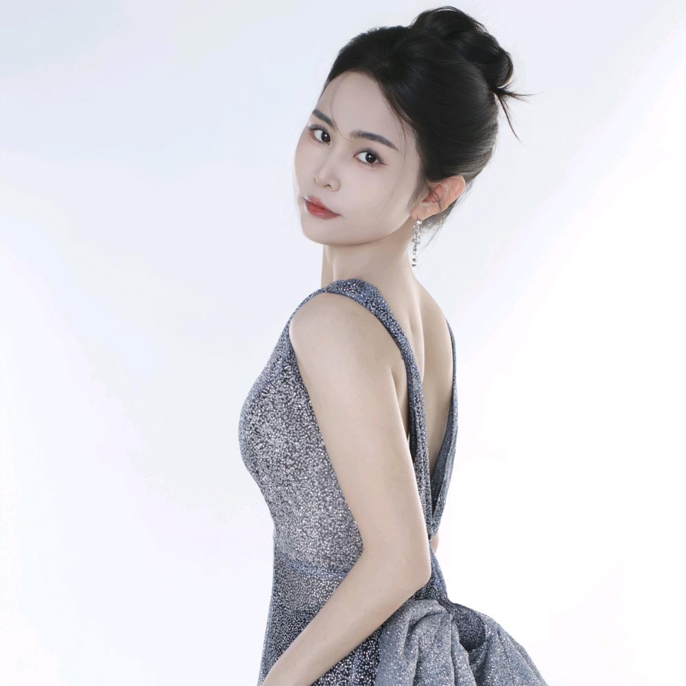 凌小姐