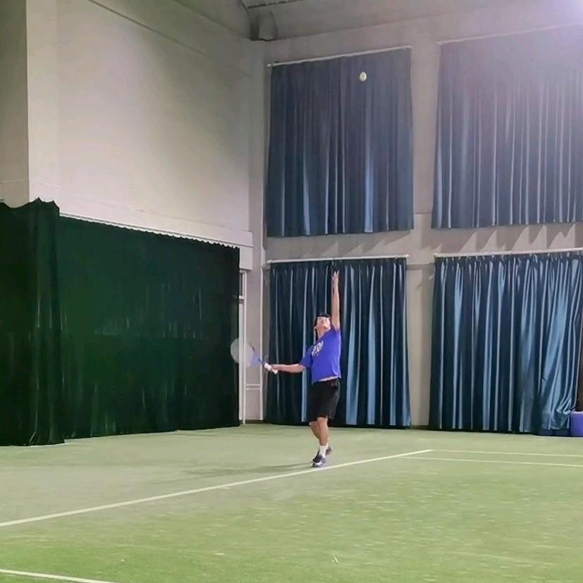 教网球那男的🎾