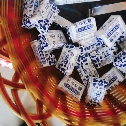 飞吻目前，单身