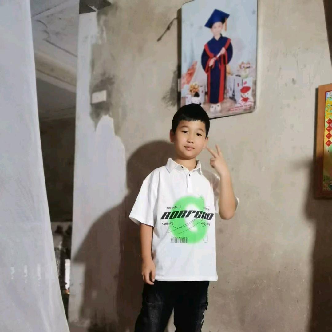 范黄英PHAM HOANG ANH