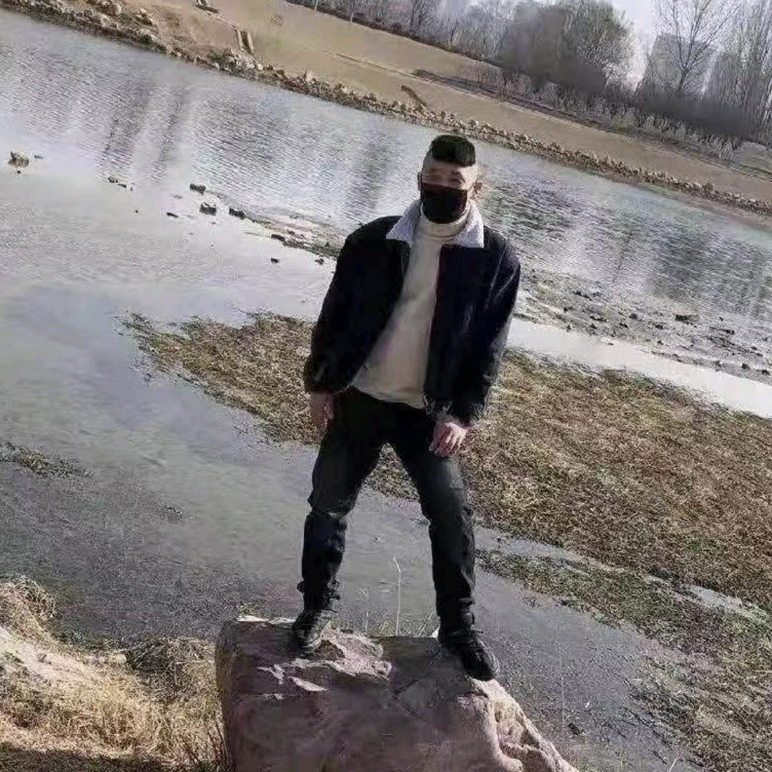 低调做人，高调办事。