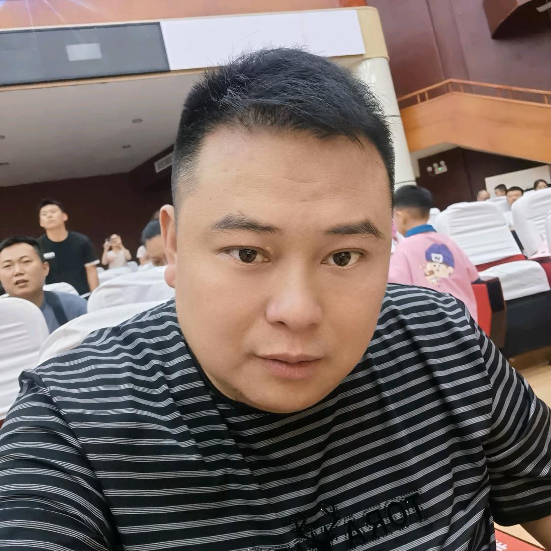 疯疯癫癫才自在，人生少悲哀。