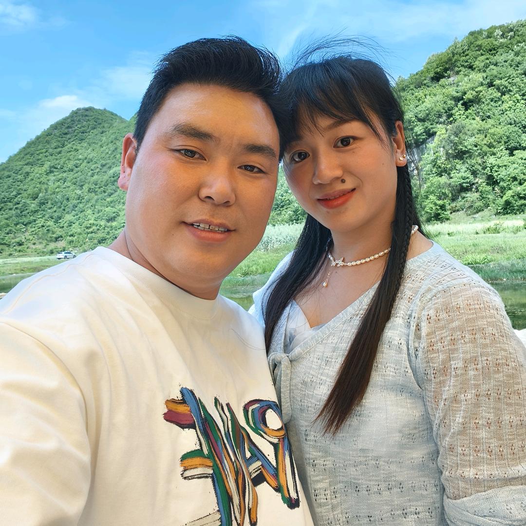 互相包容摆地摊的土豆小哥