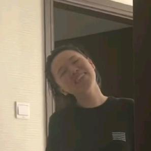 嘎嘎爱吃的小潘