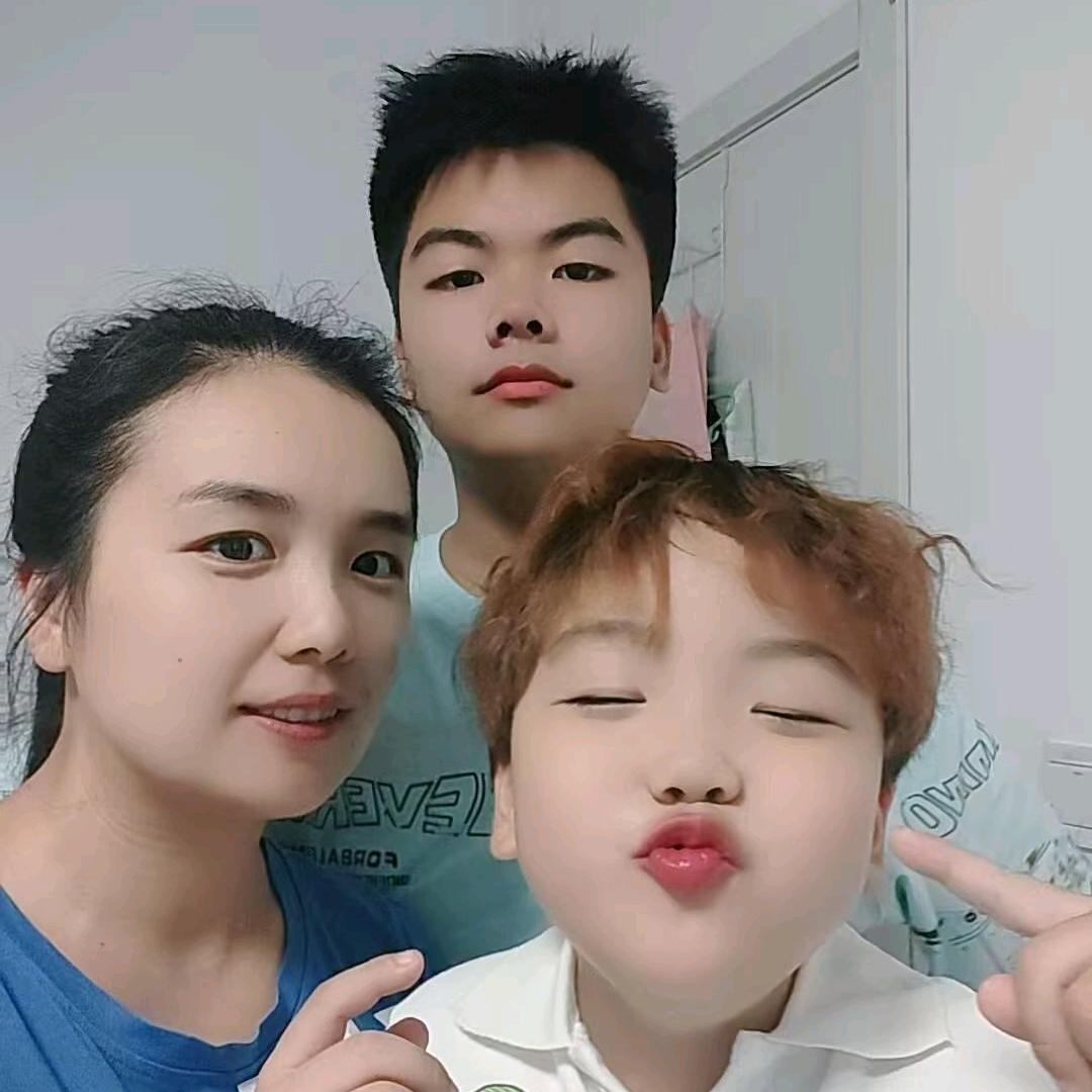 小霞的远嫁生活♥摆摊自渡中