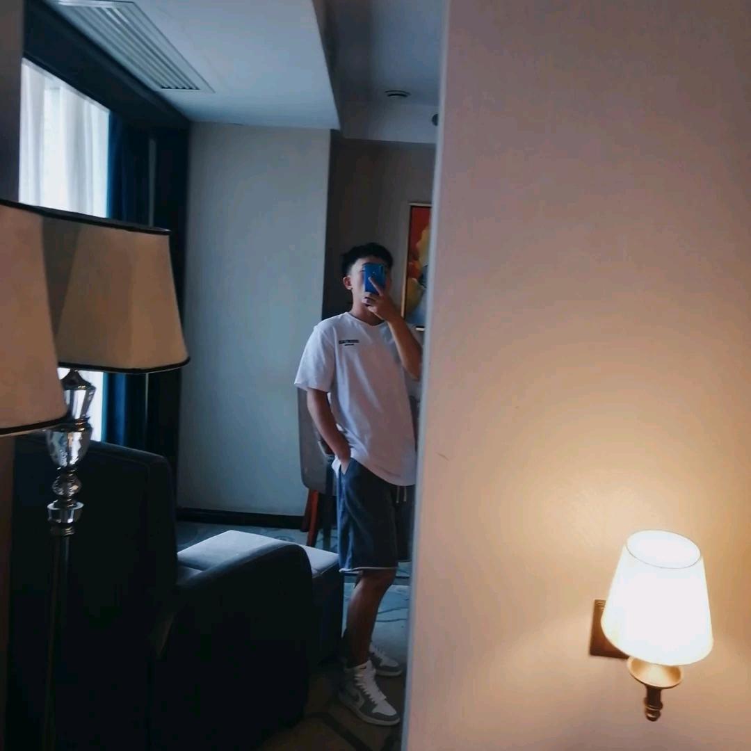 叫我黑惹多杰