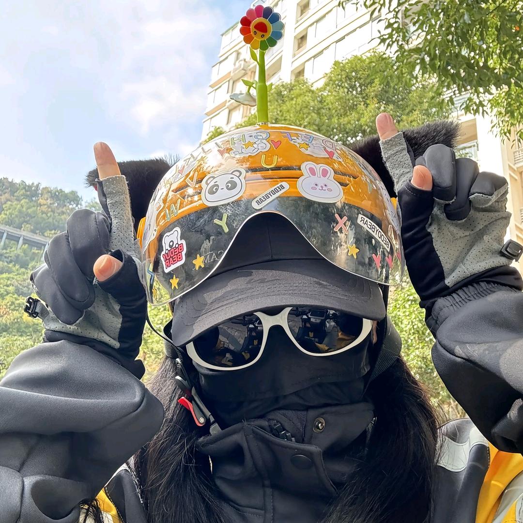 小马在深圳当女骑手