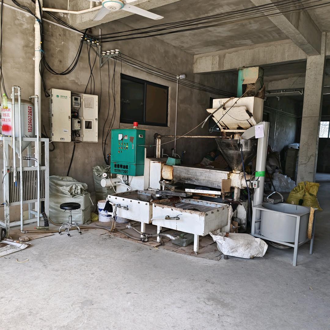 二手榨油设备收售，维修各厂家榨油设备