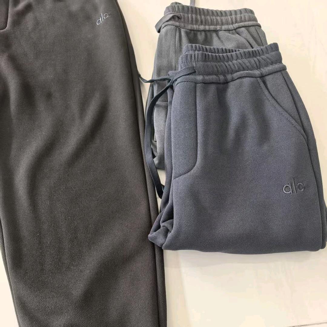 周周裤子批发总仓