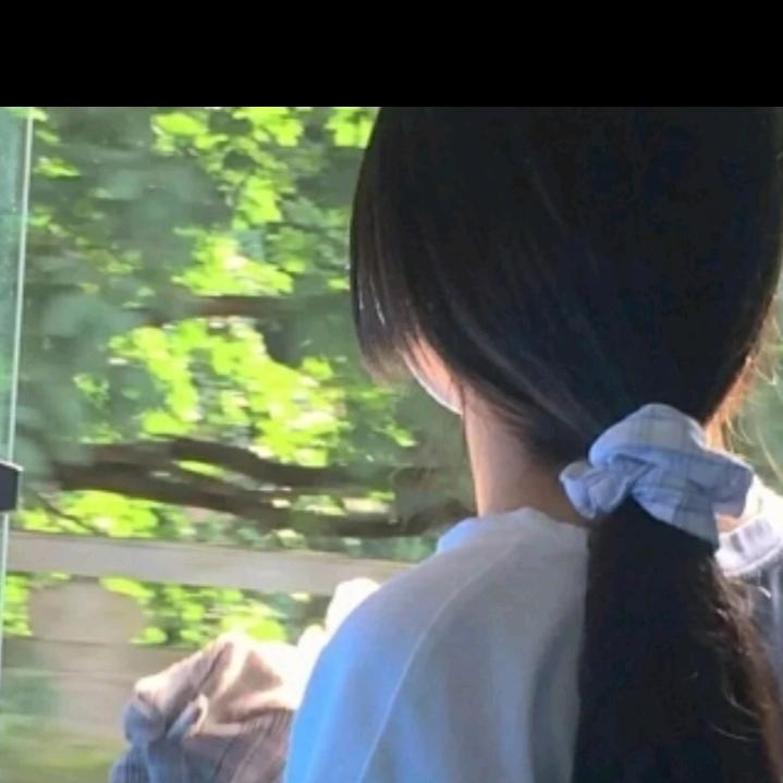 淡定小草莓