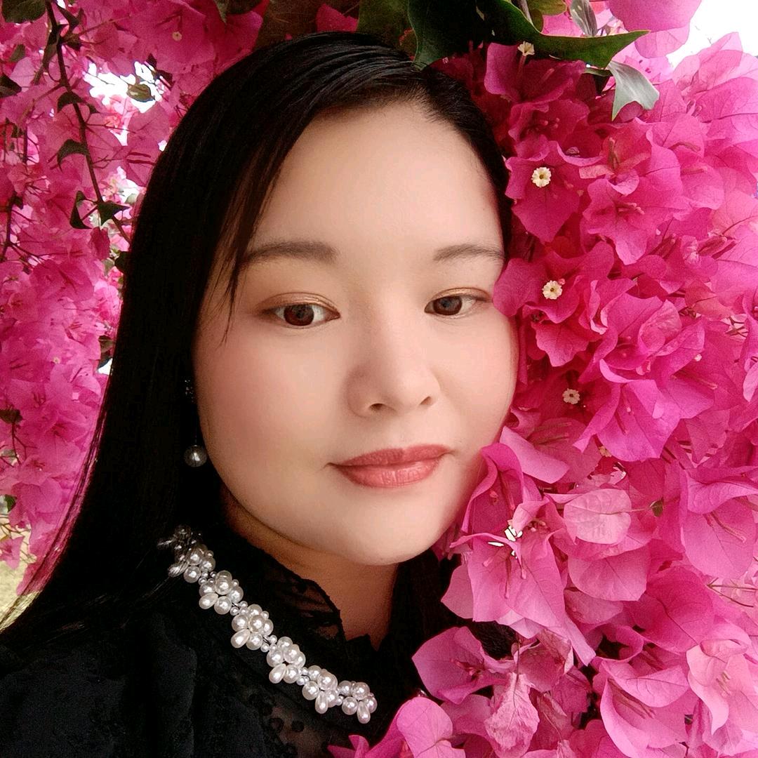晶鑫荷希（月嫂，育婴师，专业养老护理）
