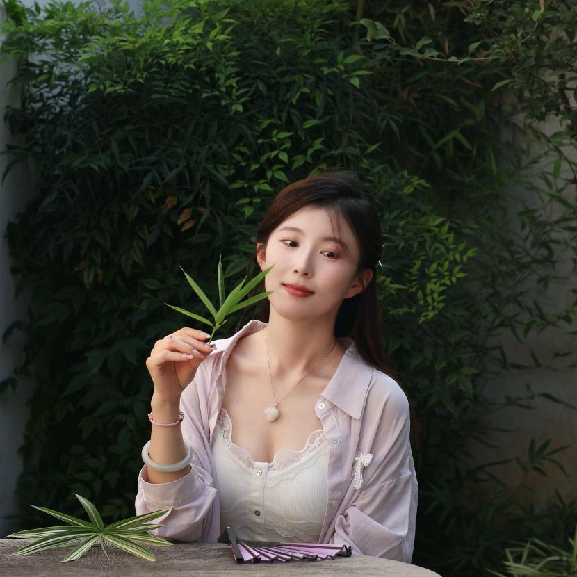 小宝静子