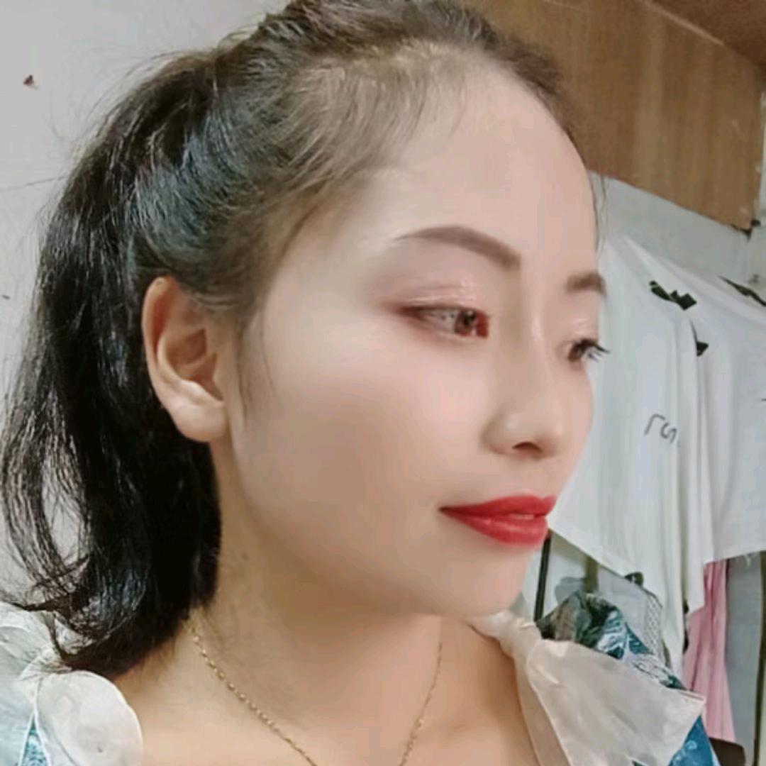 苗家李佳怡