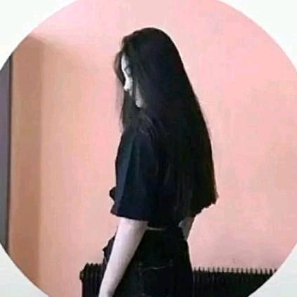 李 Li•᷄ɞ•᷅iദ്ദി