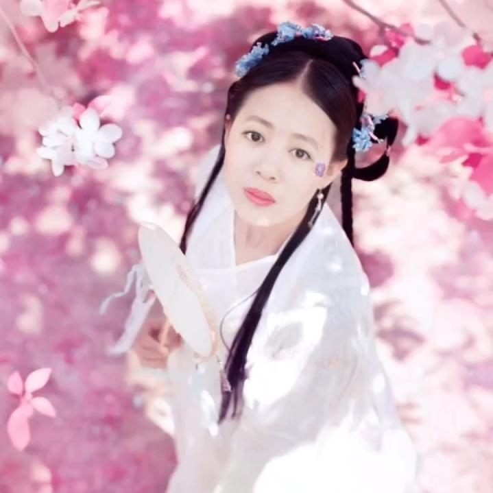 子孙桥捉鱼拉姑娘