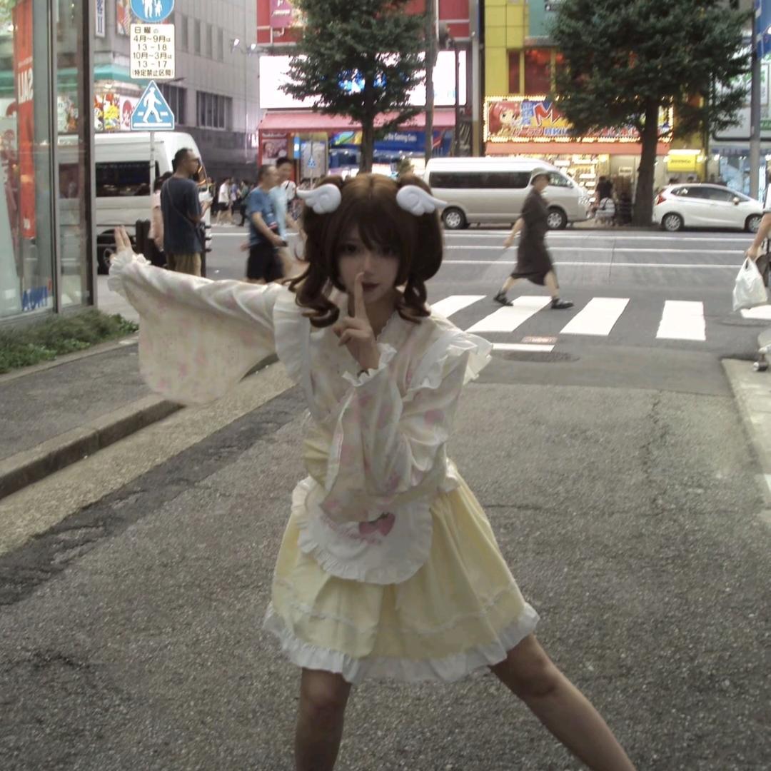 Cc是个毫无情商的怪诞