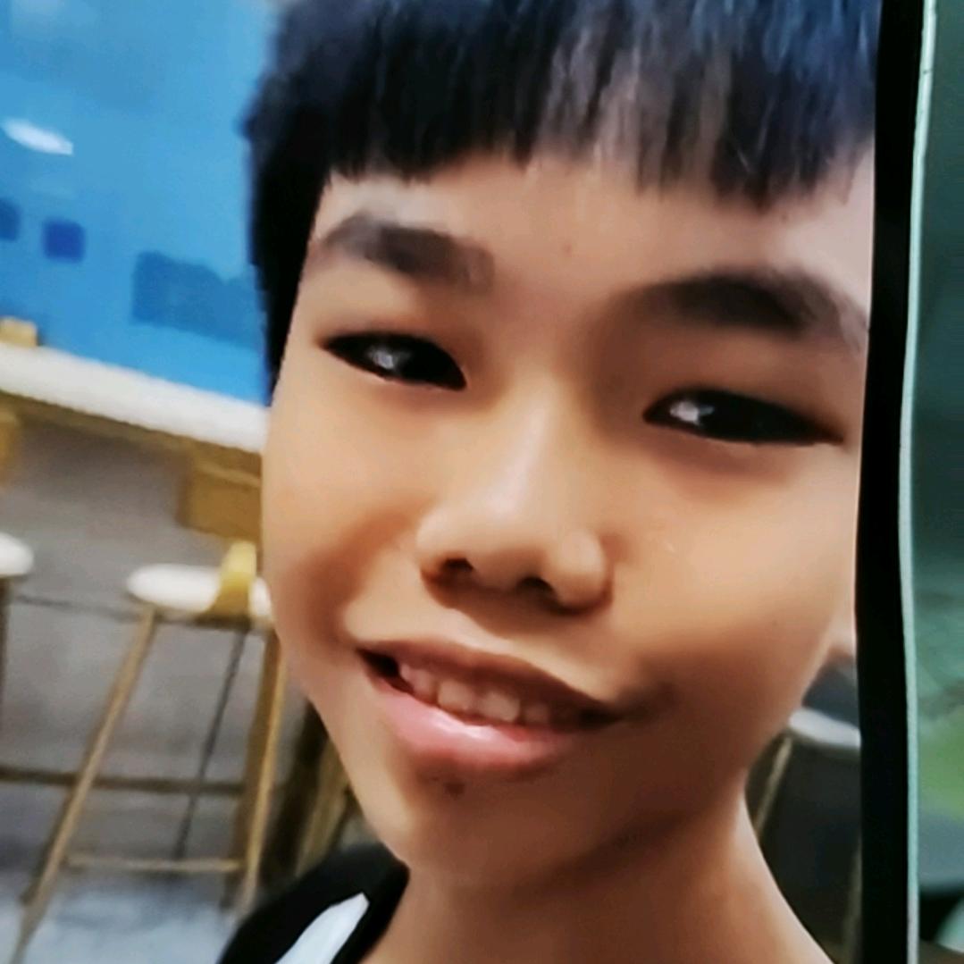 快乐的小小孩子