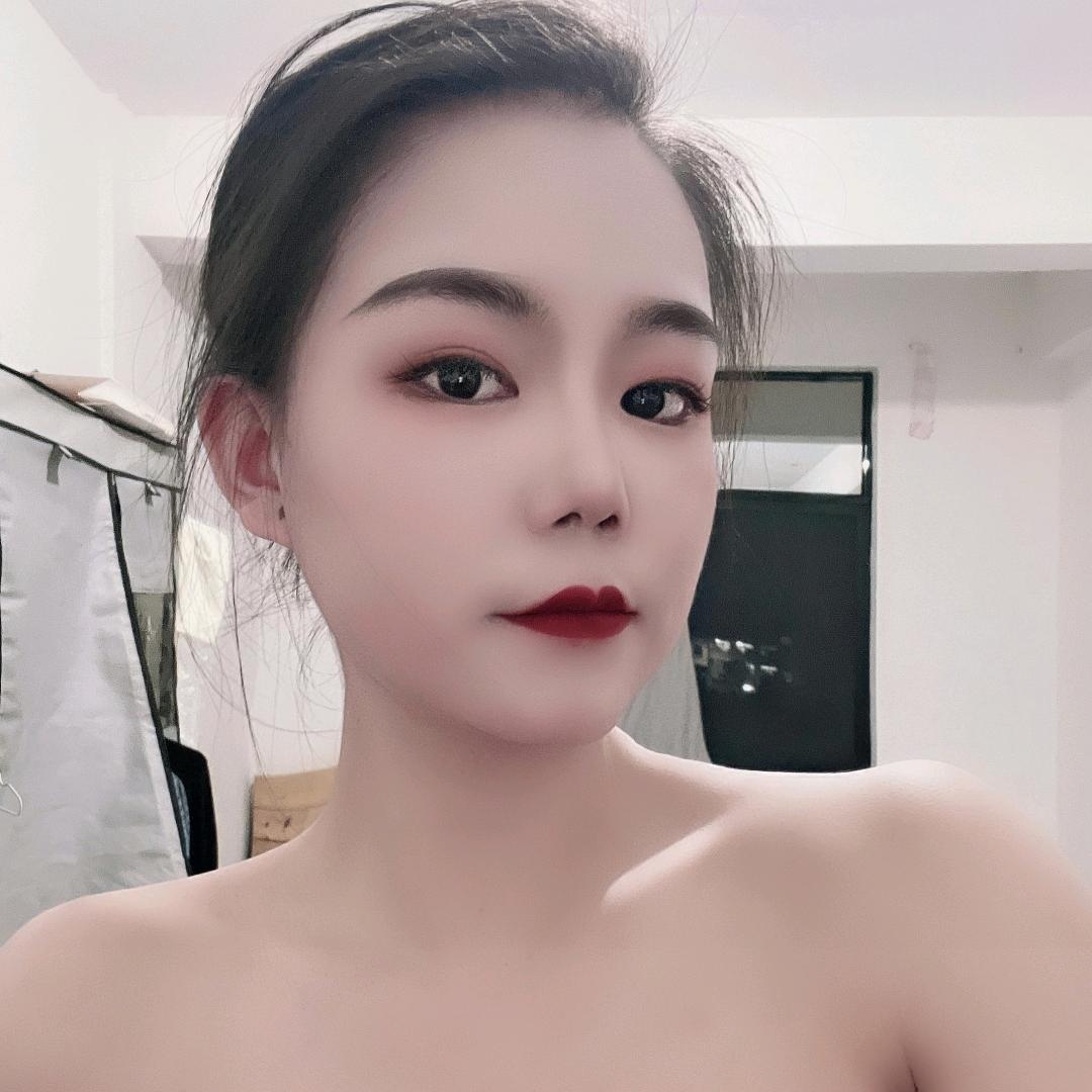 小啊 丽