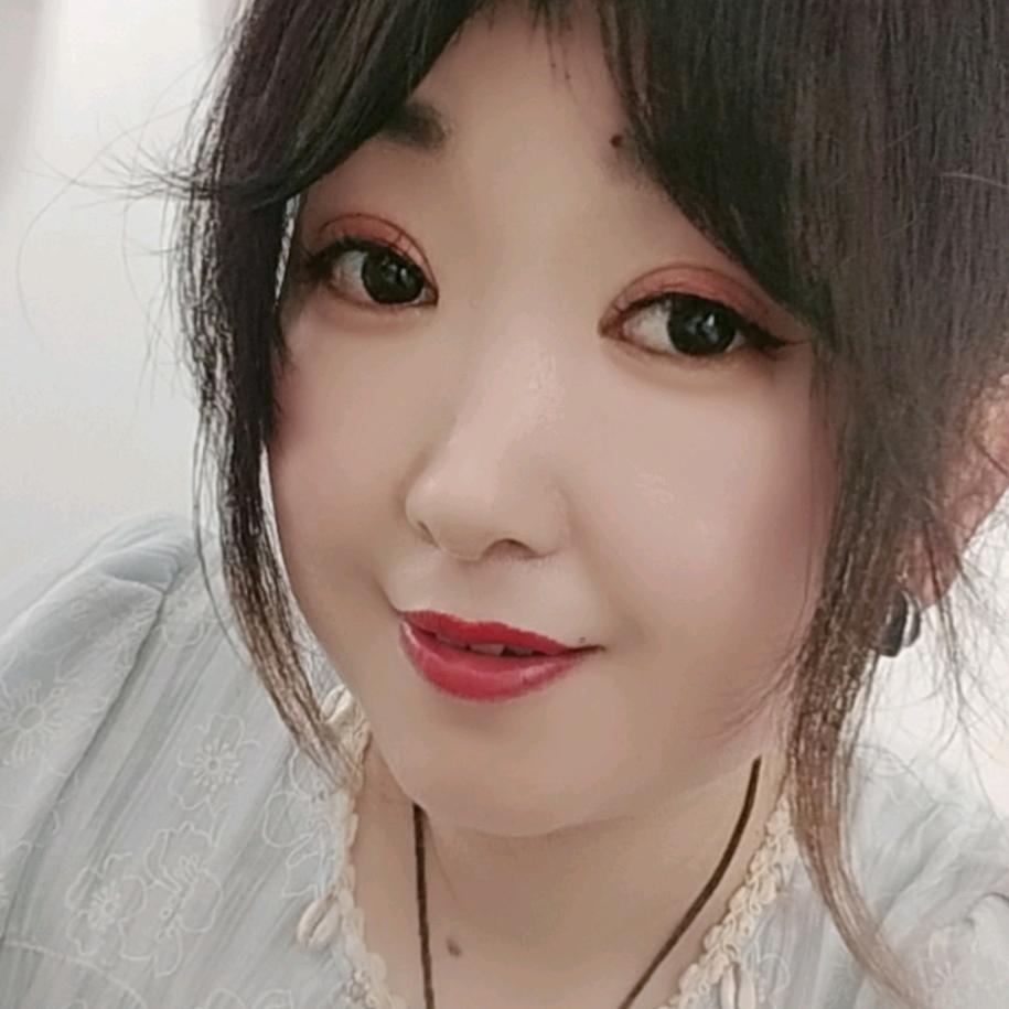 伏镇  靓丽女装