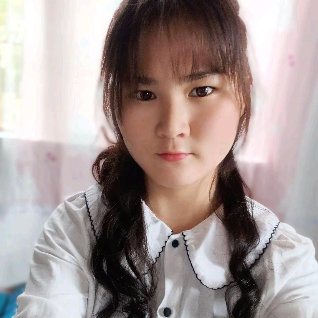 素颜马尾好菇凉