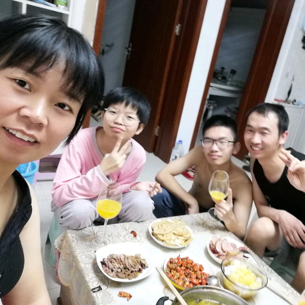 打不死的小强✊✊✊