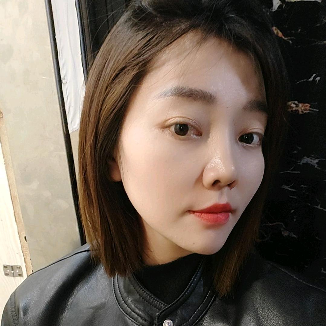 做美缝的小姐姐