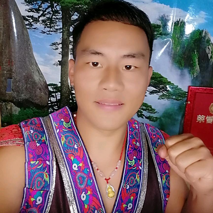 文贵赢爱唱歌（苗族）🎤