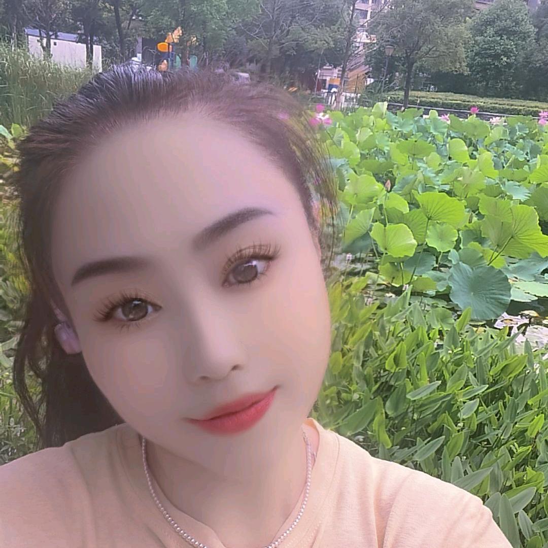 芜湖市宝文女装批发稻草人何姐