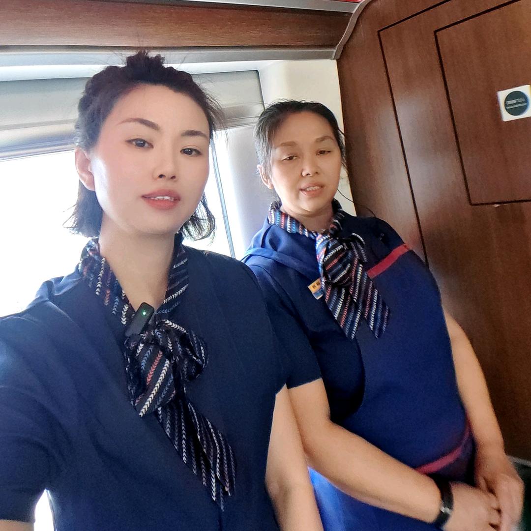 成都东站高铁保洁露露